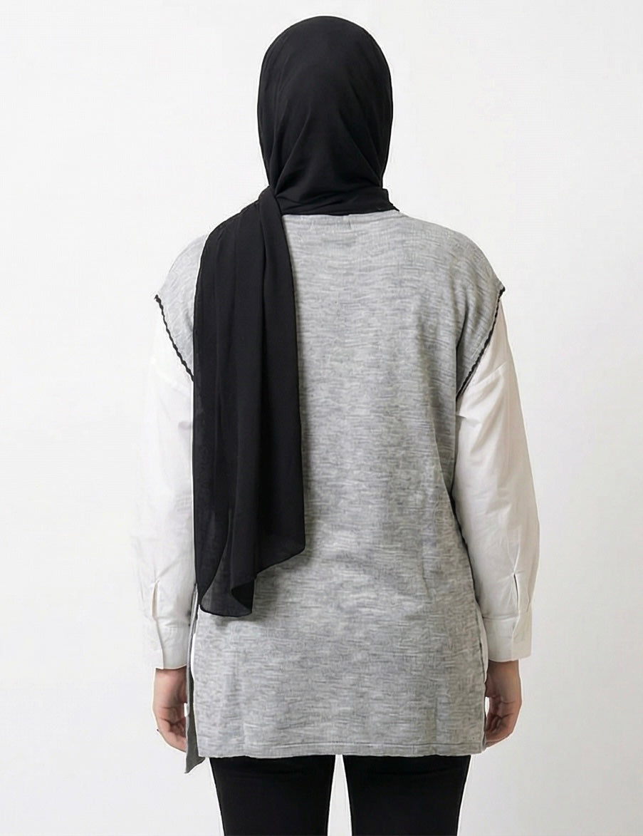 The Easy Vest in Light Grey